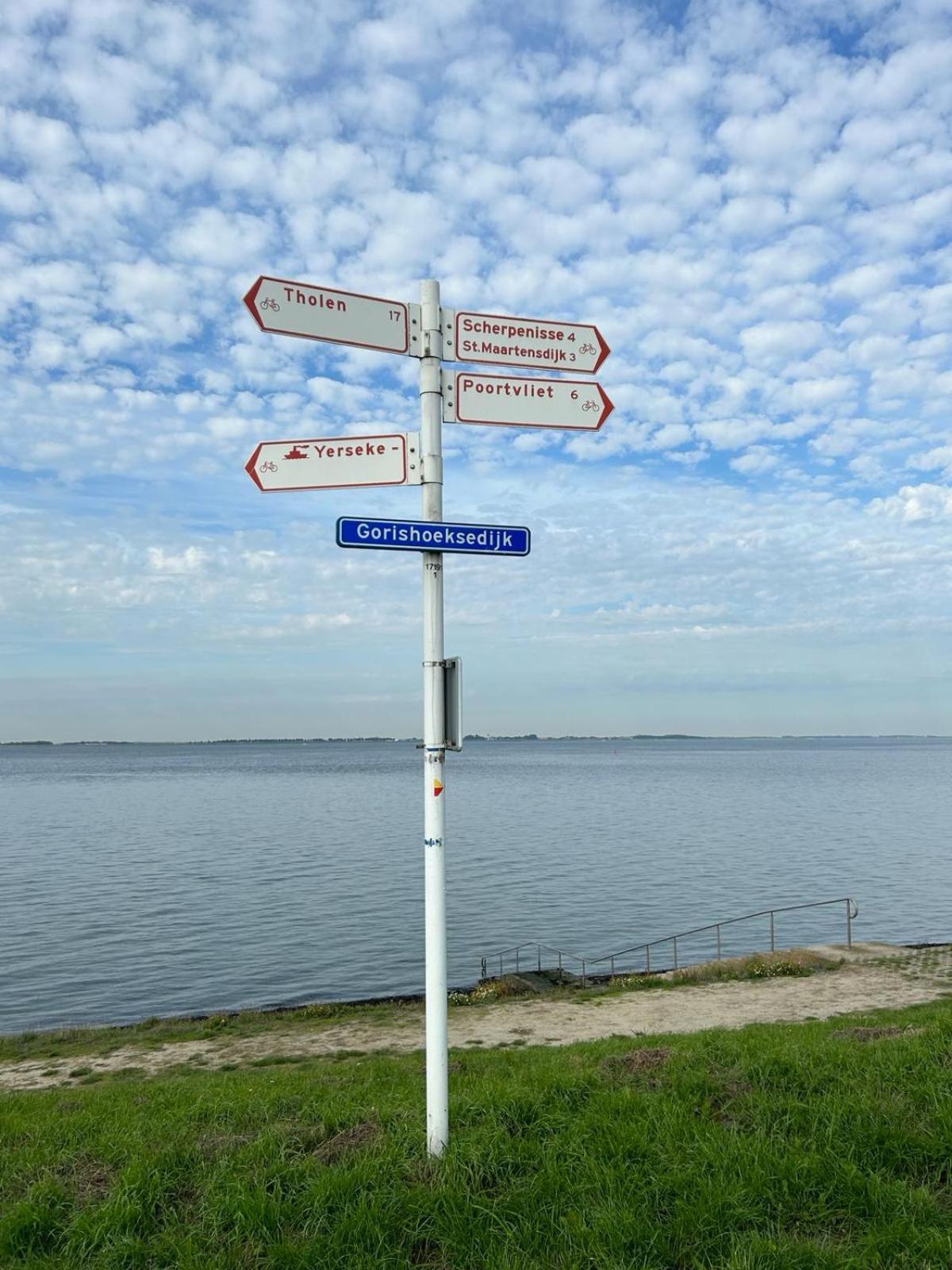 Oosterschelde Met Veel Privacy En Dicht Bij Het Water Holiday home